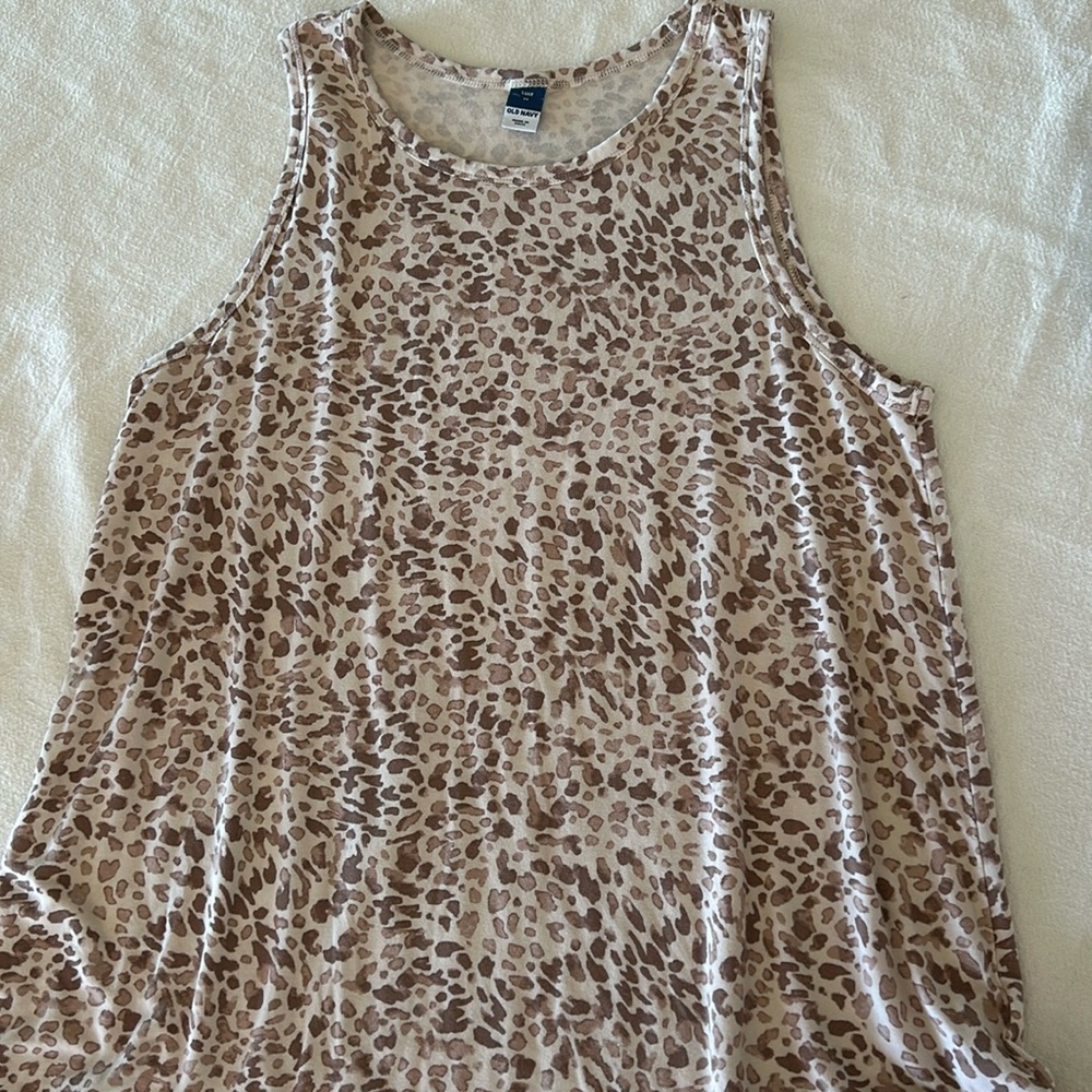 Women’s top size M